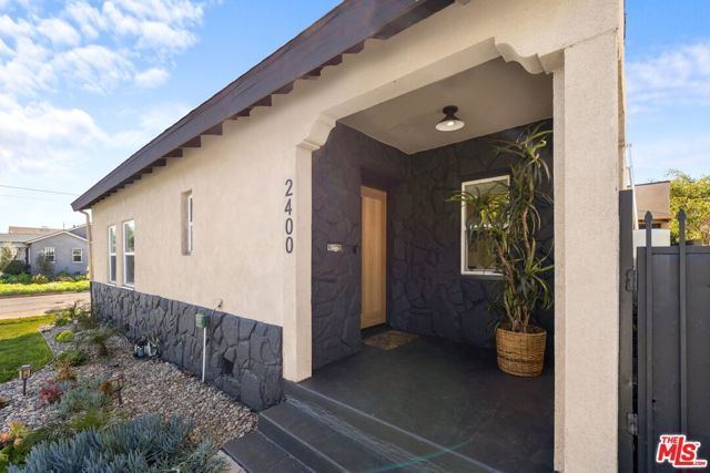 2400 W 74th Street, Los Angeles, CA 90043