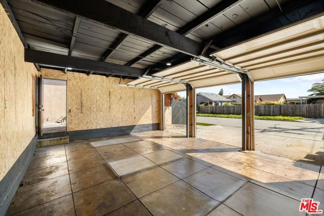 2400 W 74th Street, Los Angeles, CA 90043
