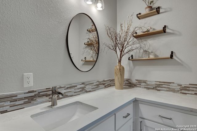 1235 smoky loop, New Braunfels, TX 78132