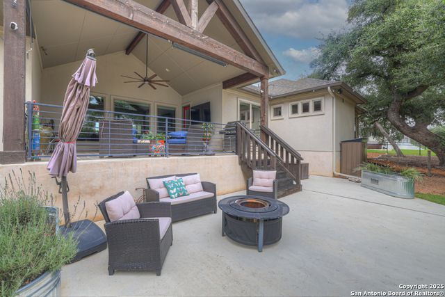 1235 smoky loop, New Braunfels, TX 78132