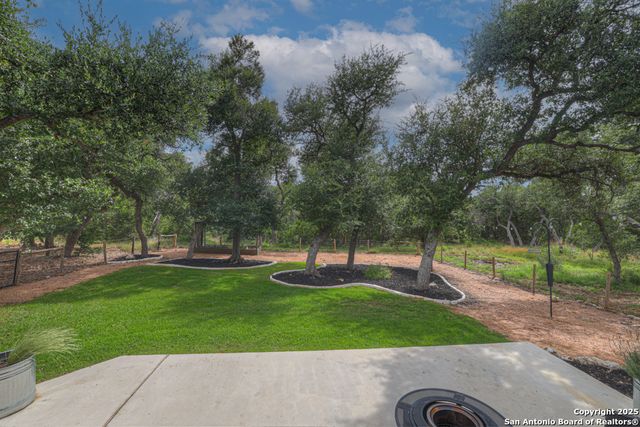 1235 smoky loop, New Braunfels, TX 78132
