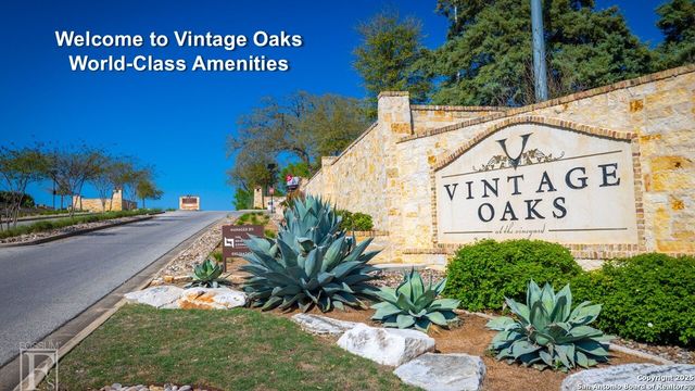 1235 smoky loop, New Braunfels, TX 78132