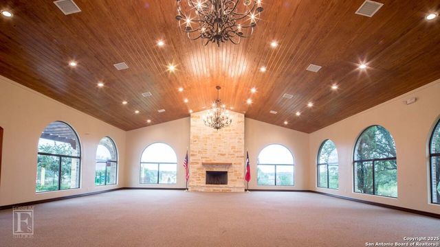 1235 smoky loop, New Braunfels, TX 78132