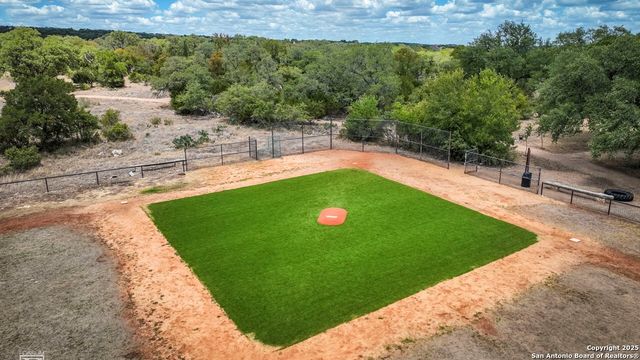 1235 smoky loop, New Braunfels, TX 78132