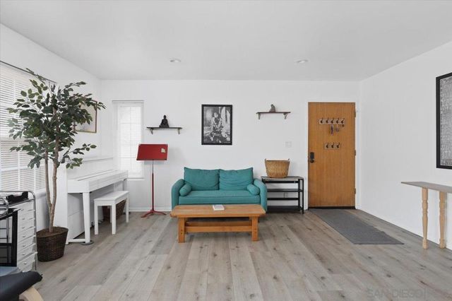 1651 S Juniper St 242, Escondido, CA 92025