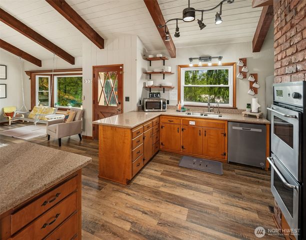 405 Lakeshore Drive, Centralia, WA 98531