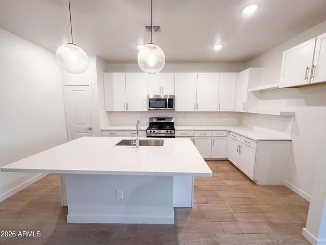 3052 W BENT TREE Drive, Phoenix, AZ 85083