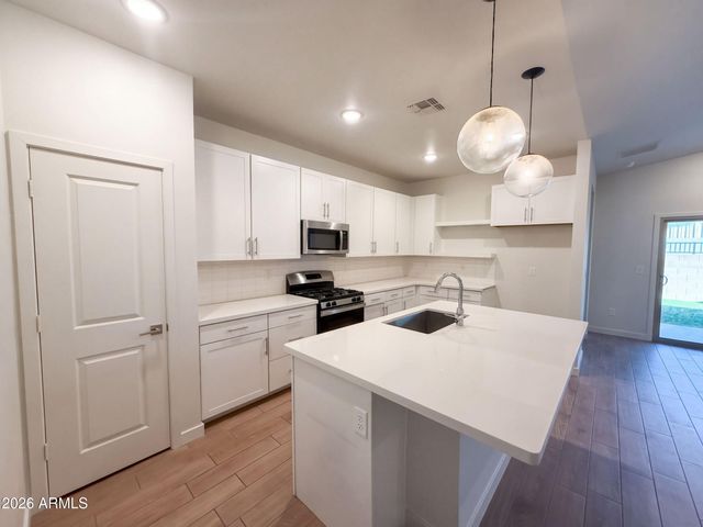 3052 W BENT TREE Drive, Phoenix, AZ 85083