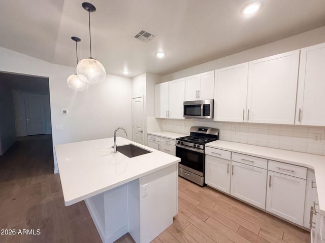 3052 W BENT TREE Drive, Phoenix, AZ 85083