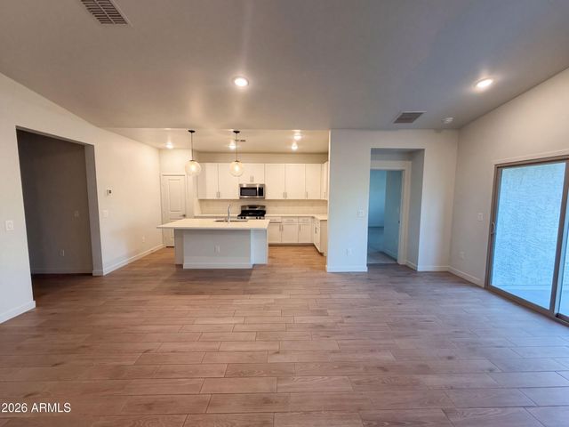 3052 W BENT TREE Drive, Phoenix, AZ 85083