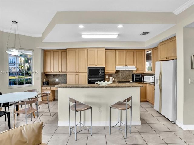 20780 NE 32nd Avenue, Aventura, FL 33180