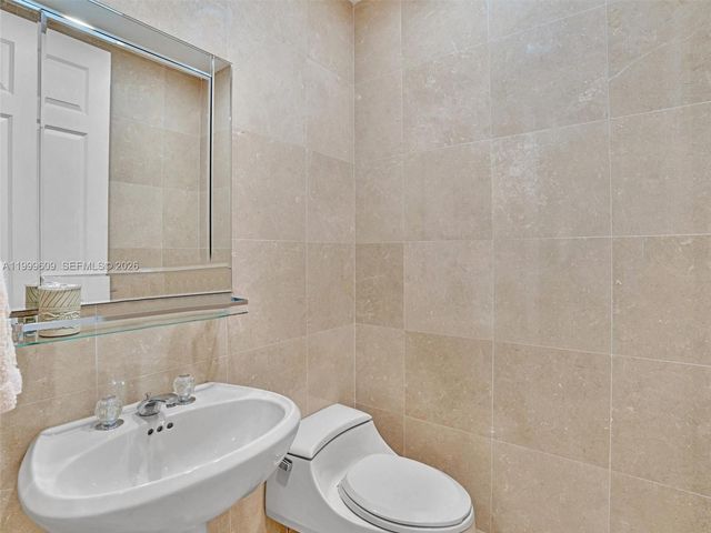 20780 NE 32nd Avenue, Aventura, FL 33180