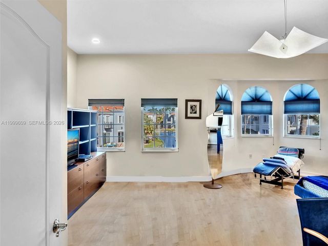 20780 NE 32nd Avenue, Aventura, FL 33180