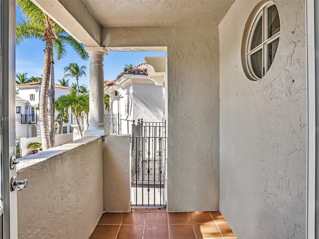 20780 NE 32nd Avenue, Aventura, FL 33180
