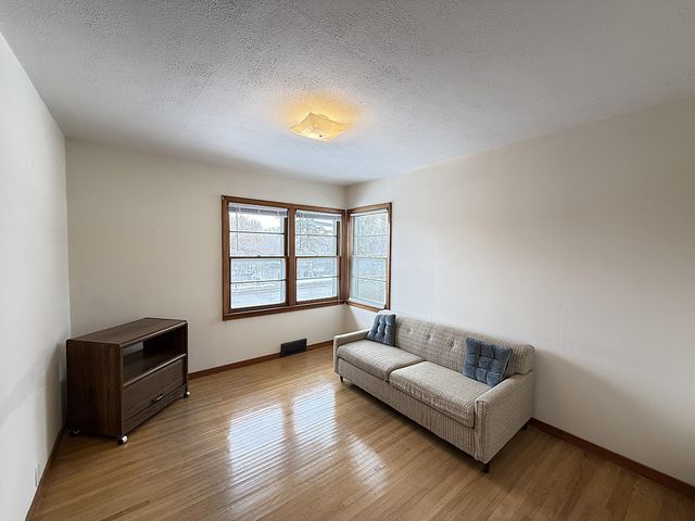 31 W Wilkening Avenue, Appleton, MN 56208