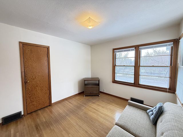 31 W Wilkening Avenue, Appleton, MN 56208