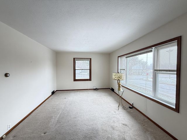 31 W Wilkening Avenue, Appleton, MN 56208