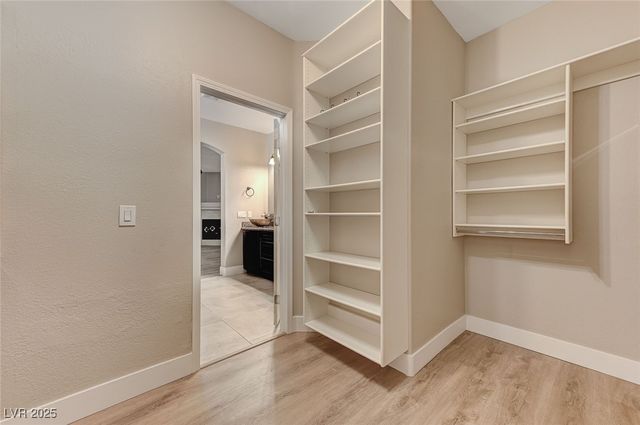 4437 Verdiccio Avenue, Las Vegas, NV 89141