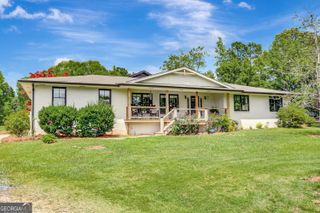 1530 Goldmine RD, Grantville, GA 30220