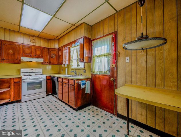 6202 ELLSWORTH ST, Philadelphia, PA 19143