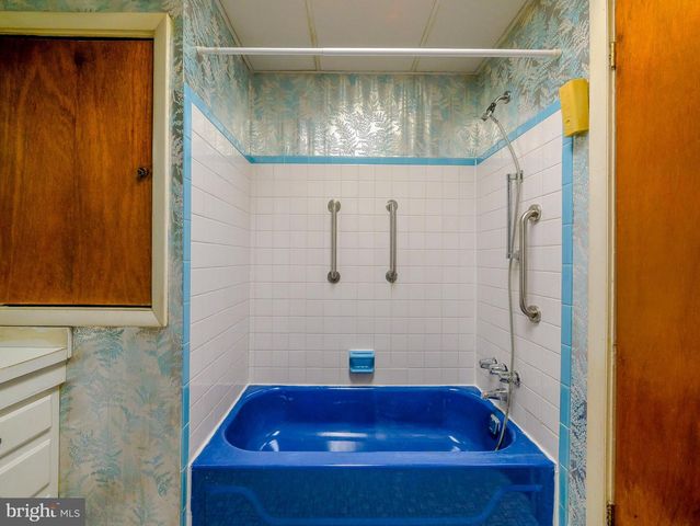 6202 ELLSWORTH ST, Philadelphia, PA 19143