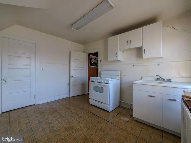 6202 ELLSWORTH ST, Philadelphia, PA 19143