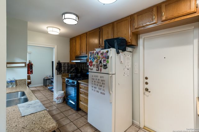 3667 VERSAILLES DR, San Antonio, TX 78219