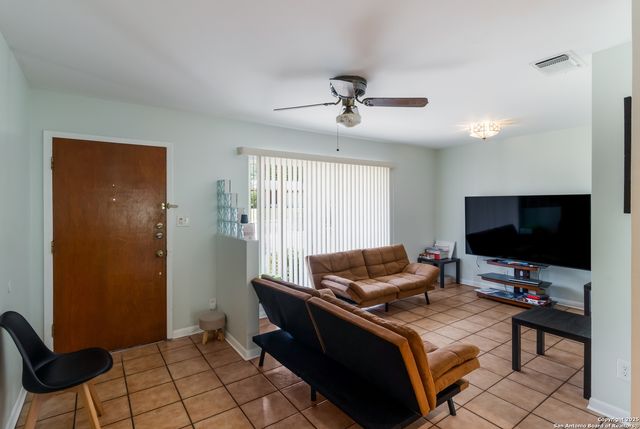 3667 VERSAILLES DR, San Antonio, TX 78219
