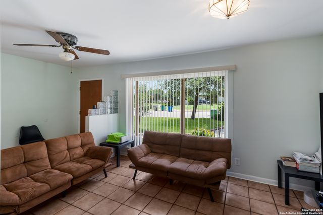 3667 VERSAILLES DR, San Antonio, TX 78219