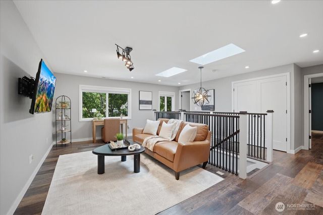 6220 145th Street NE, Redmond, WA 98052