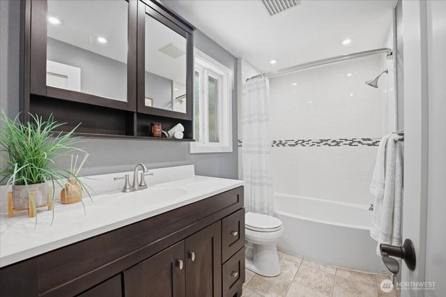 6220 145th Street NE, Redmond, WA 98052