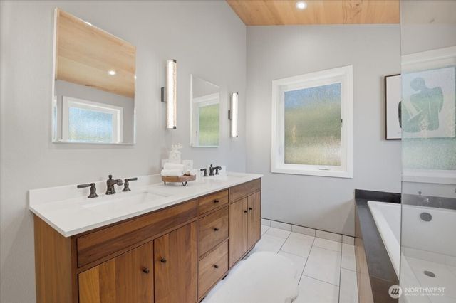 6220 145th Street NE, Redmond, WA 98052