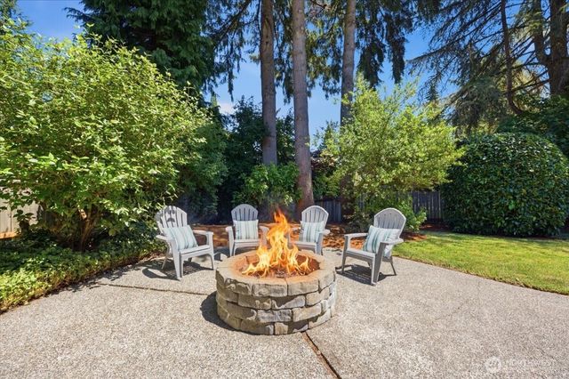 6220 145th Street NE, Redmond, WA 98052