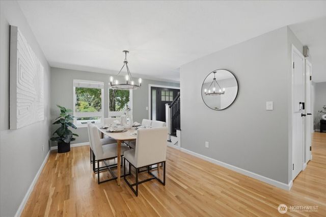6220 145th Street NE, Redmond, WA 98052