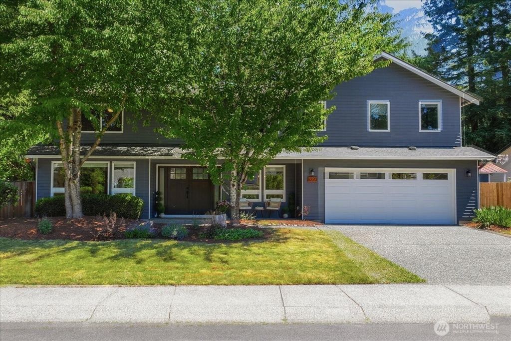 6220 145th Street NE, Redmond, WA 98052