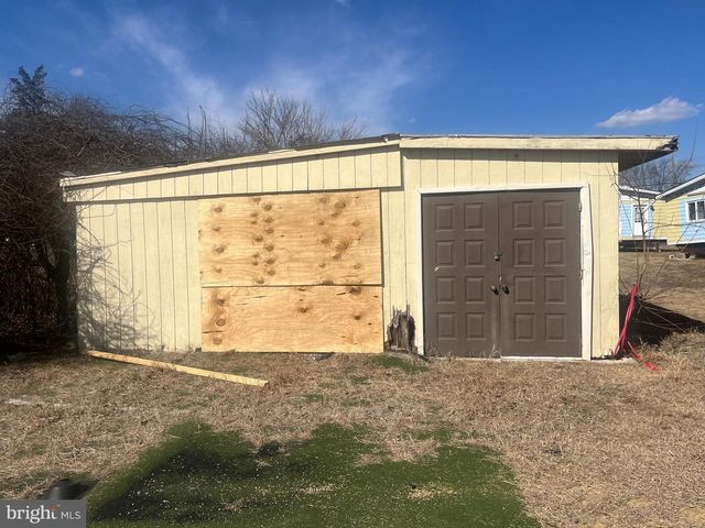 1111 S 2ND ST, Millville, NJ 08332