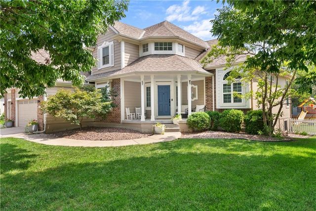 317 SW Bridlewood Court, Lee's Summit, MO 64081