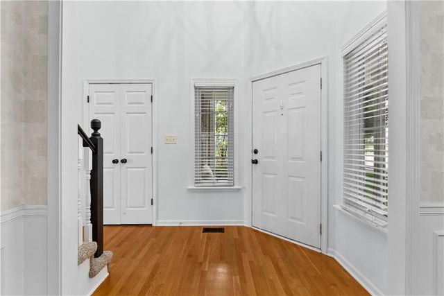 317 SW Bridlewood Court, Lee's Summit, MO 64081