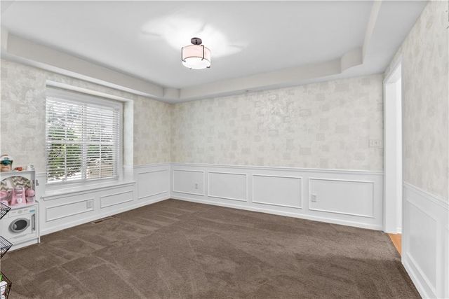 317 SW Bridlewood Court, Lee's Summit, MO 64081