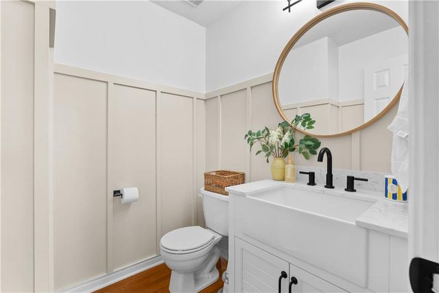 317 SW Bridlewood Court, Lee's Summit, MO 64081