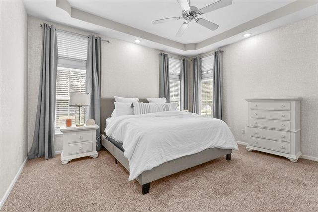 317 SW Bridlewood Court, Lee's Summit, MO 64081