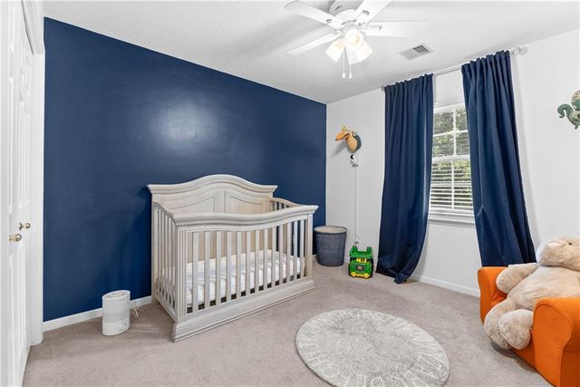 317 SW Bridlewood Court, Lee's Summit, MO 64081