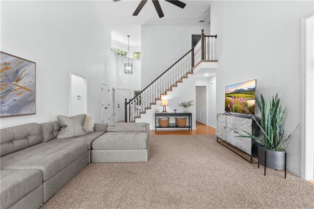 317 SW Bridlewood Court, Lee's Summit, MO 64081