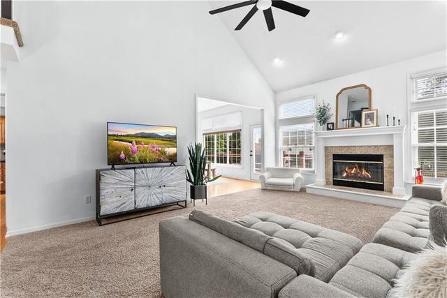 317 SW Bridlewood Court, Lee's Summit, MO 64081