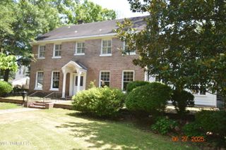 1211 River Road, Greenwood, MS 38930
