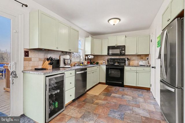 17 PICKFORD DR, Lancaster, PA 17603