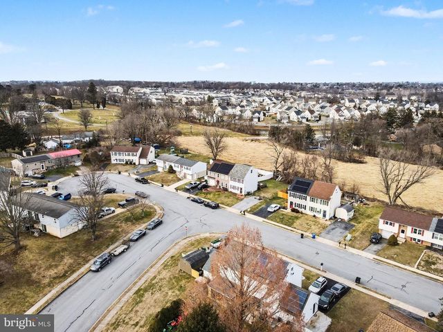 17 PICKFORD DR, Lancaster, PA 17603