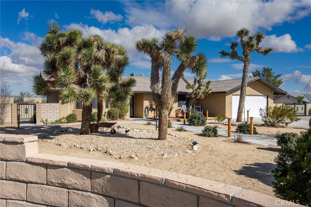 Image 2 of property listing at 62110 Crestview Drive, Joshua Tree, CA 92252