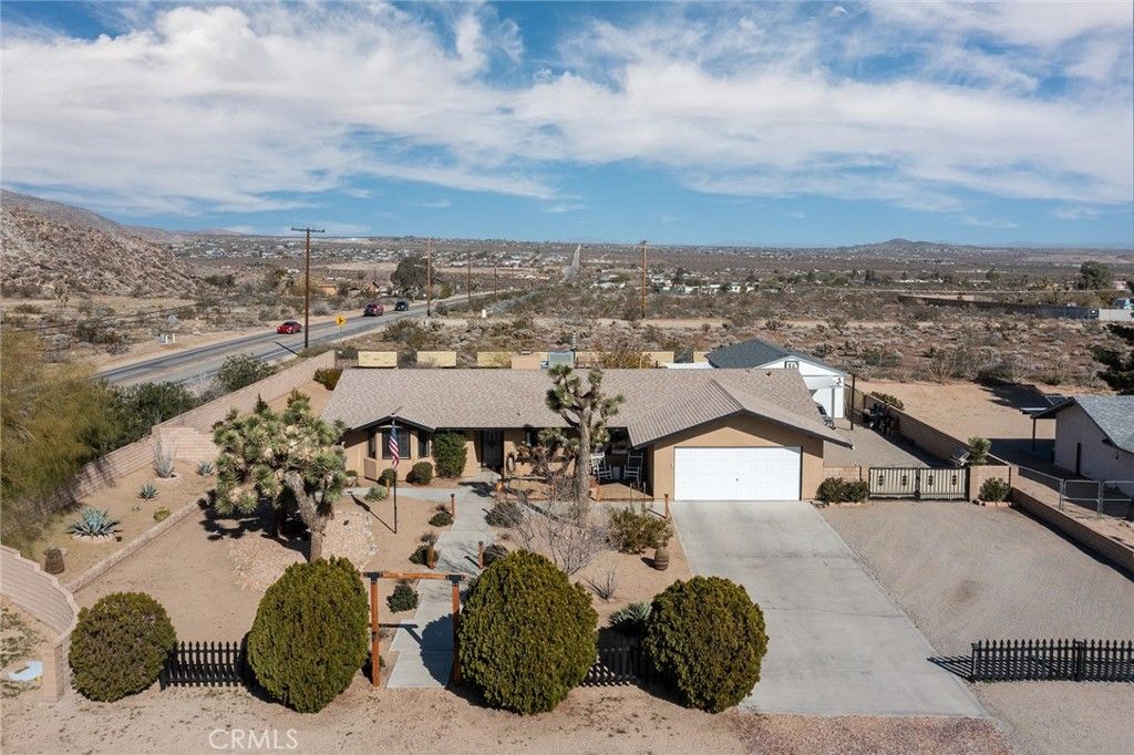 Image 3 of property listing at 62110 Crestview Drive, Joshua Tree, CA 92252