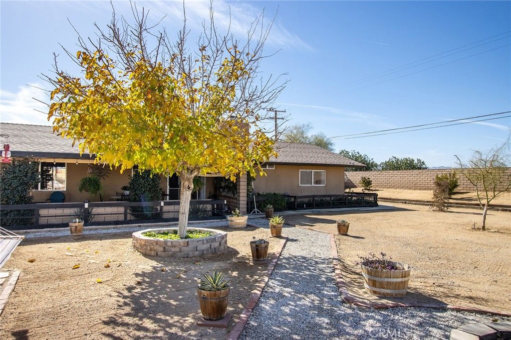 Image 33 of property listing at 62110 Crestview Drive, Joshua Tree, CA 92252